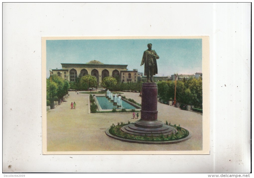 ZS38104 Monument To Samed Vurgun   Baku    2 Scans - Azerbaigian