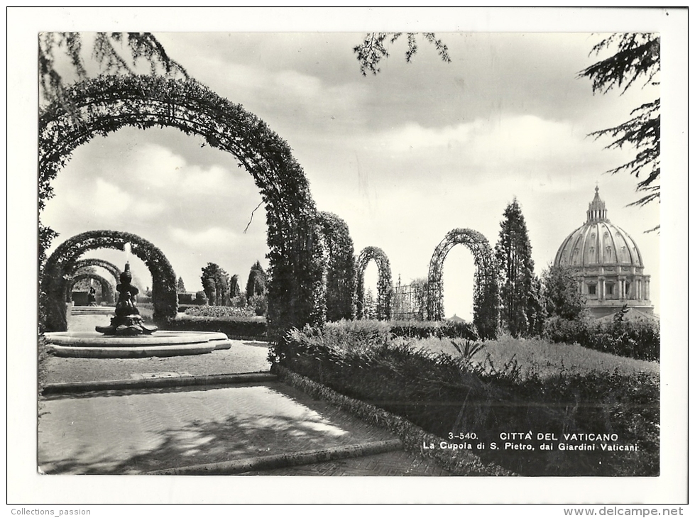 Cp, Suisse, Ville Du Vatican, La Coupole De St-Pierre Depuis Les Jardins Du Vatican, Voyagée 1964 ? - Vaticaanstad