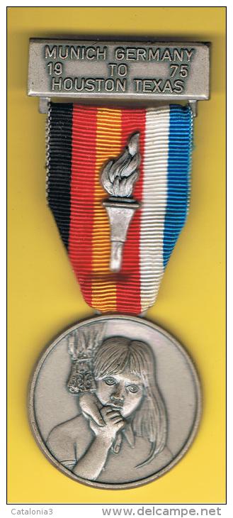 FICHAS - MEDALLAS // Token - Medal -  MUNICH Alemania TO HOUSTON Texas 1975 - Firmen