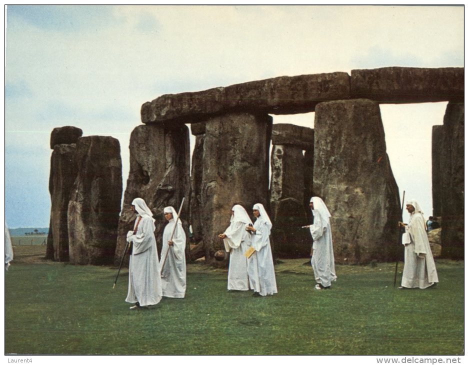 (300) Druids At Stonehenge - Dolmen & Menhirs