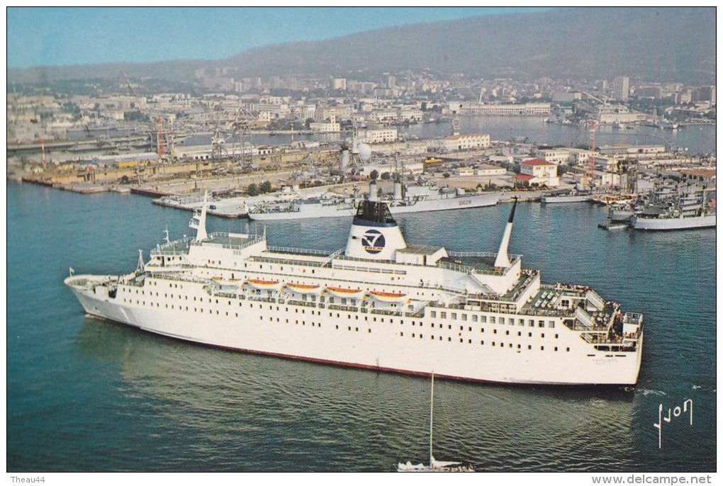 ¤¤  -  TOULON  -  Le CAR-FERRY " NAPOLEON " Quittant Le Port  -  ¤¤ - Paquebots