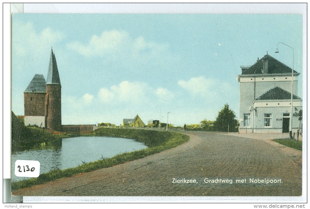 ZIERIKZEE * GRACHTWEG MET NOBELPOORT * ANSICHTKAART * CPA (2130) - Zierikzee