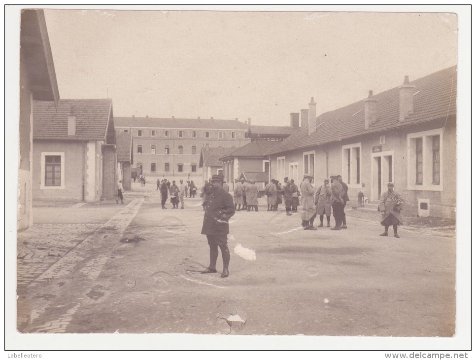 Dépot D'éclopés De Neucheaux / à Identifier - Guerra, Militari