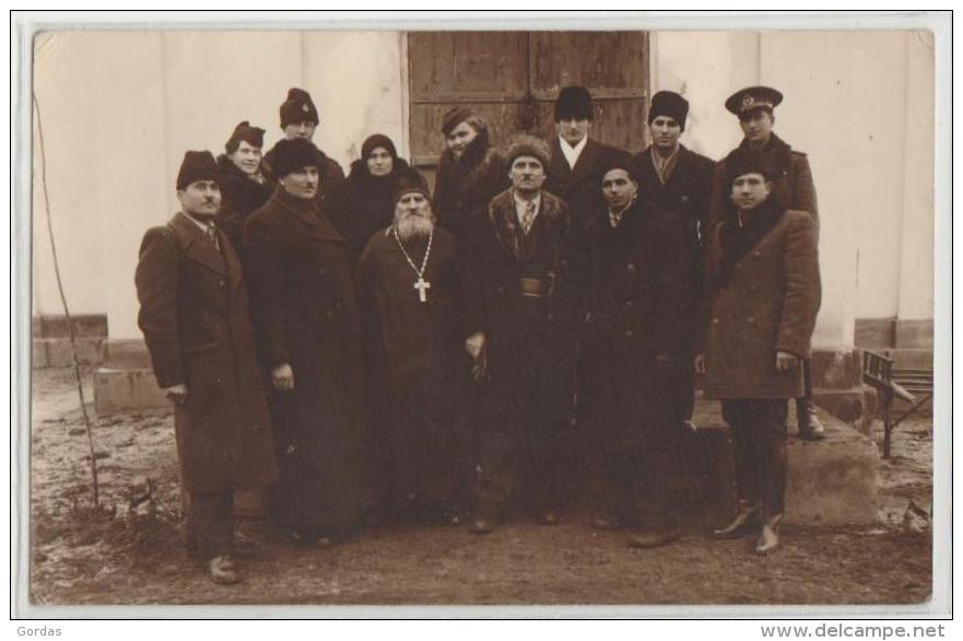 Moldova - Historical Romania - Chircaiesti - 1938 - Elder Priest, Mayor And Other Notabilities - Moldavië