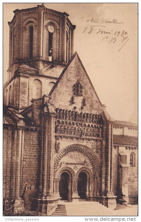 Cp , 85 , VOUVANT , L'Église Romane - La Chataigneraie