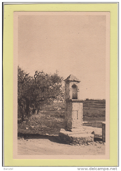 OPPEDE --> Oratoire Saint-Joseph Situé Sur La Route Du Château à L´angle Du Chemin De Menerbes - Oppede Le Vieux