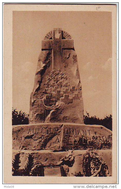 MONUMENT DU BOIS DES CAURES ELEVE A LA MEMOIRE DU COLONEL DRIANT ET DE SES CHASSEURS. - War Memorials