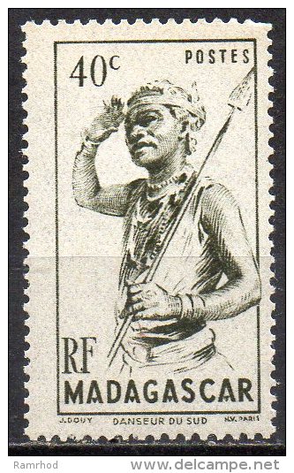 MADAGASCAR 1946 Native With Spear - 40c. - Olive . MH - Neufs