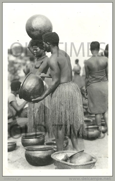 D. R. OF THE CONGO - COSTUMES - STRETT MARKET SELLERS - 40S REAL PHOTO PC. - Unclassified