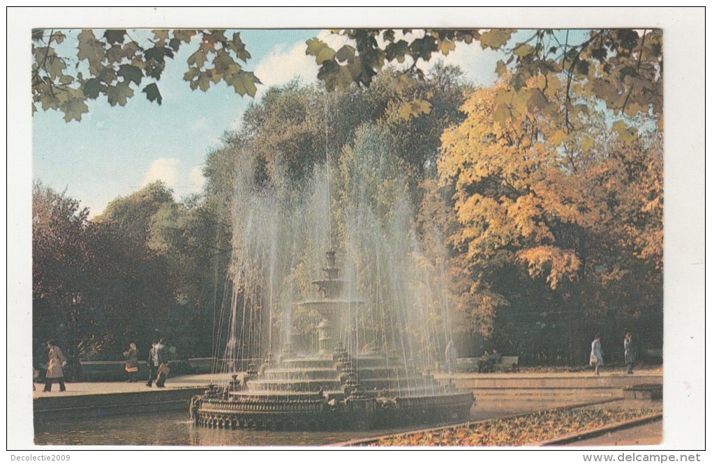 ZS38632 Monumento A  A S Pushkin En El Parqe Que Lleva El Npombre Del Poeta   2 Scans - Moldova