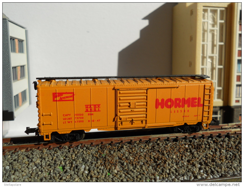 SCALA N -CARRO MERCI CHIUSO PORTA SCORREVOLE USA (BOXCAR) - HORMEL - Güterwaggons