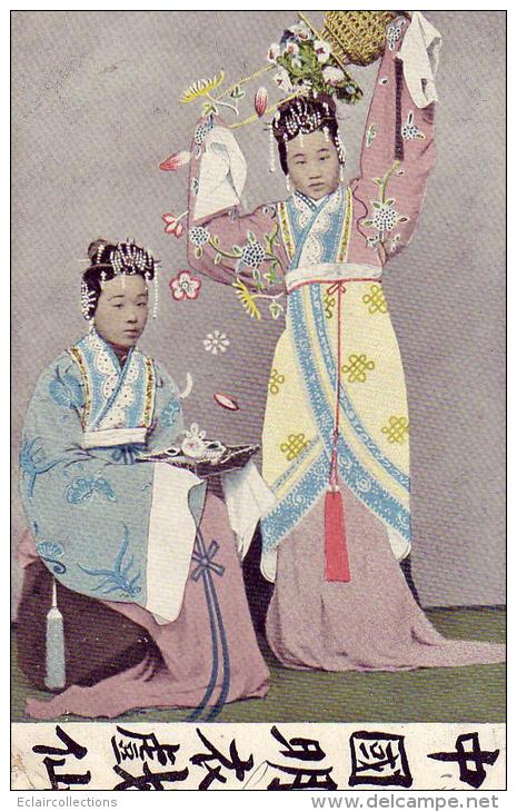 Illustrateur  Japon  Femmes Japonaises   Geishas  Kimono  (petit Pli D Angle) - Andere & Zonder Classificatie