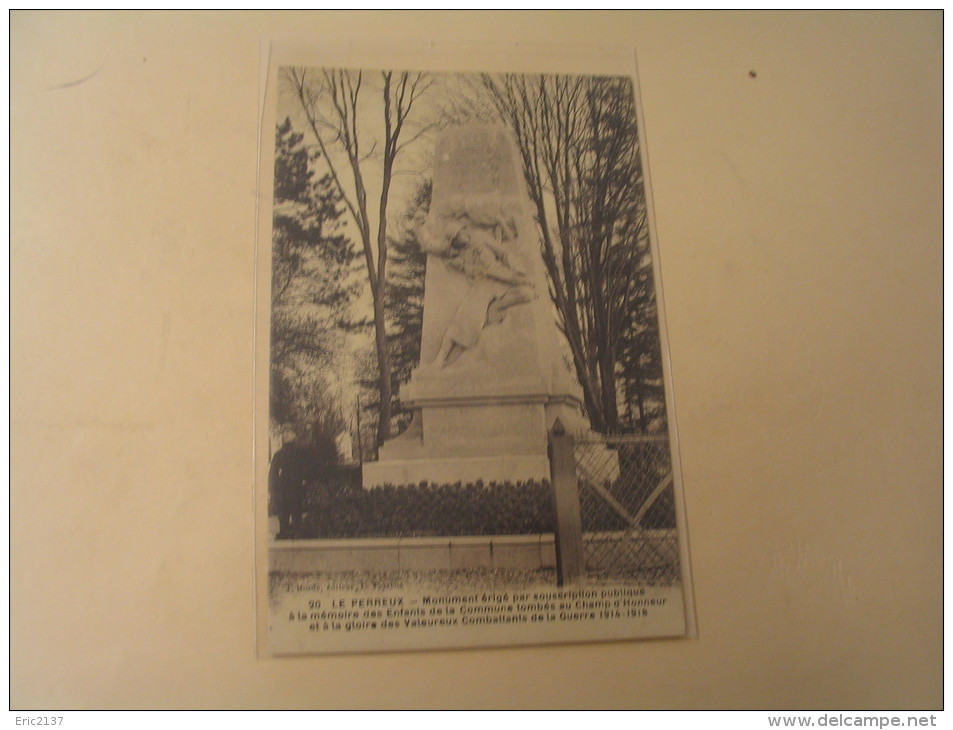 MONUMENT  1914-1918....LE PERREUX. - Monuments Aux Morts