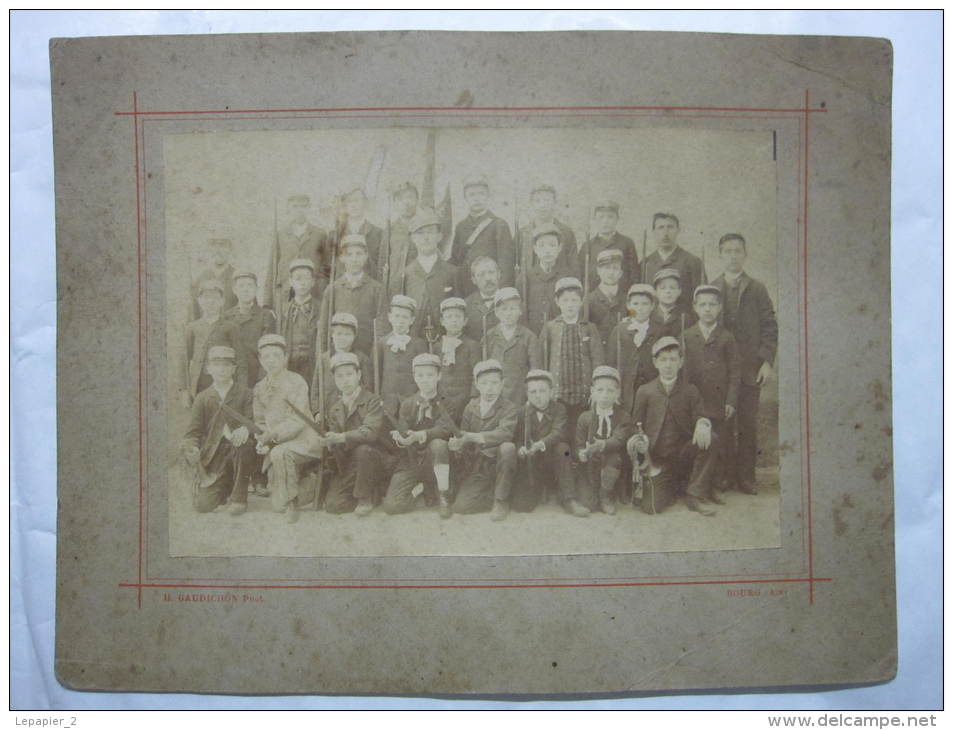 PHOTO H. GAUDICHON à BOURG AIN Groupe  - Scolaire ? - Armes Factices  17 X 12 Cm - Guerre, Militaire