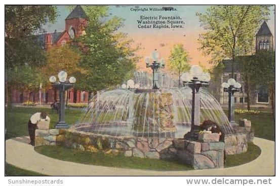 Iowa Cedar Rapids Electric Fountain Washington Square - Cedar Rapids