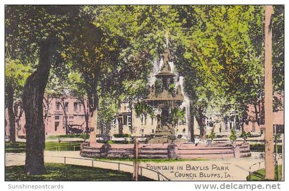 Iowa Council Bluffs Fountain In Baylis Park - Council Bluffs