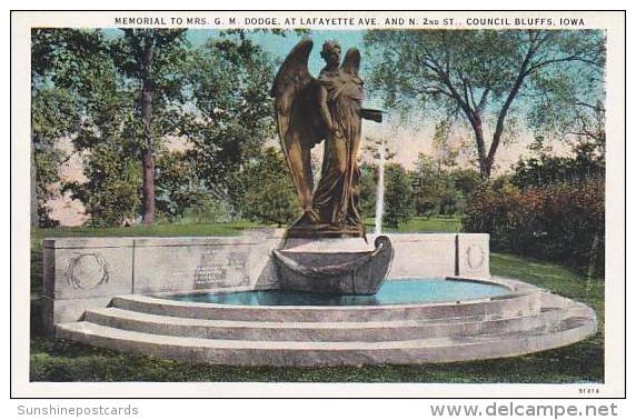 Iowa Council Bluffs Memorial To Mrs G M Dodge At Lafayette Ave And N 2nd St - Council Bluffs