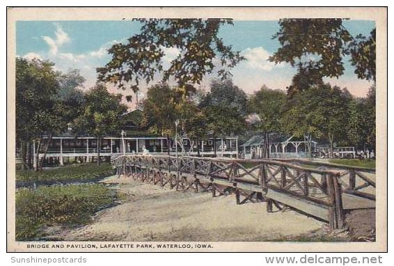 Iowa Waterloo Bridge And Pavilion Lafayette Park - Waterloo