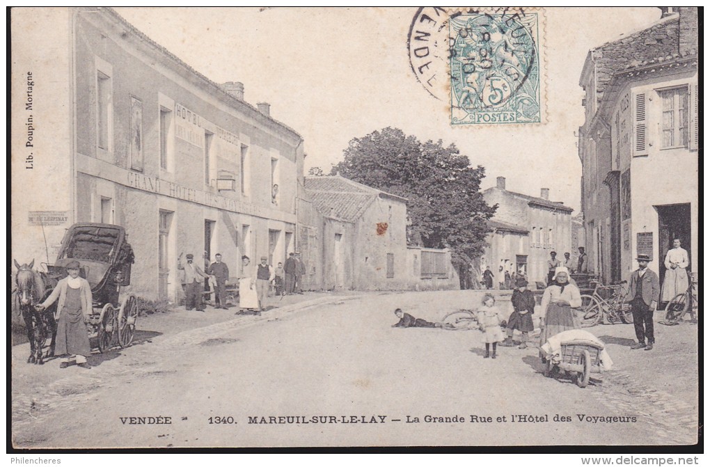 CPA - (85) Mareuil Sur Le Lay - La Grande Rue Et L'hotel Des Voyageurs - Mareuil Sur Lay Dissais