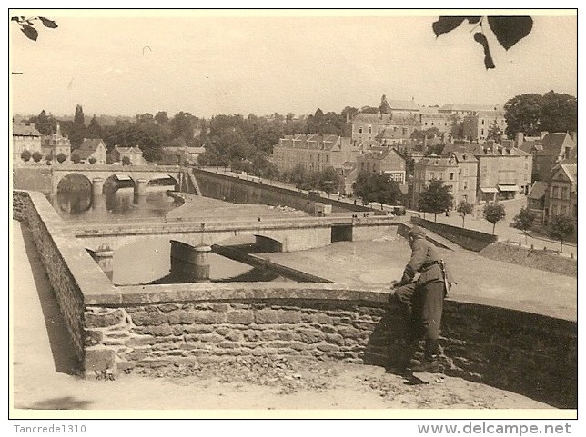 WW2 PHOTO ORIGINALE Soldat Vue Sur Rivière Quai & Pont Mac Racken à MAYENNE 53100 Près Laval 53 - 1939-45