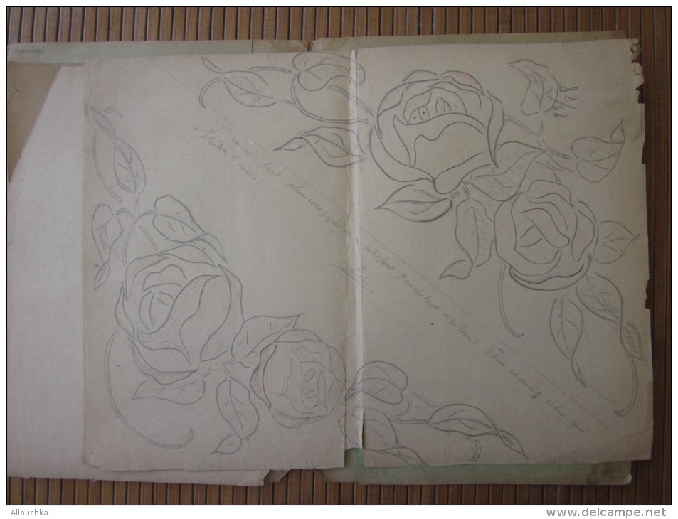 Protège-cahier Illustré De Bel Oiseau Et Des Fleursavec à L'intérieur Des Dessins Des Rosaces Des Roses Voir Les Photos - Book Covers