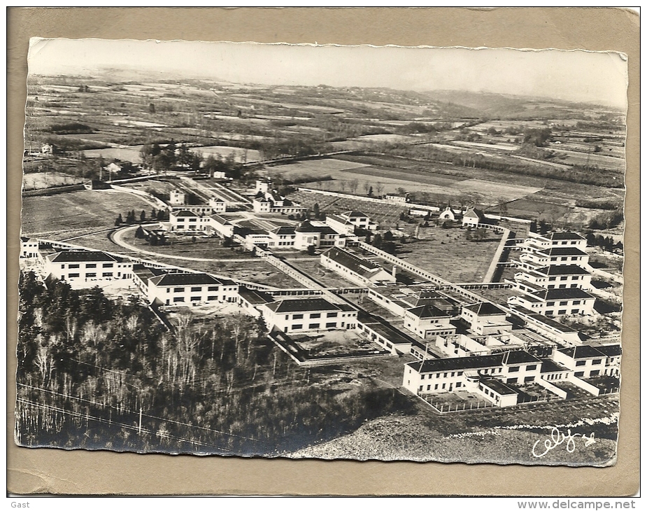 65   LANNEMEZAN     VUE  AERIENNE  SUR  L HOPITAL DE  LANNEMEZAN   CONSTRUIT EN 1934 ET  OUVERT  LE 27  09  1938 - Lannemezan