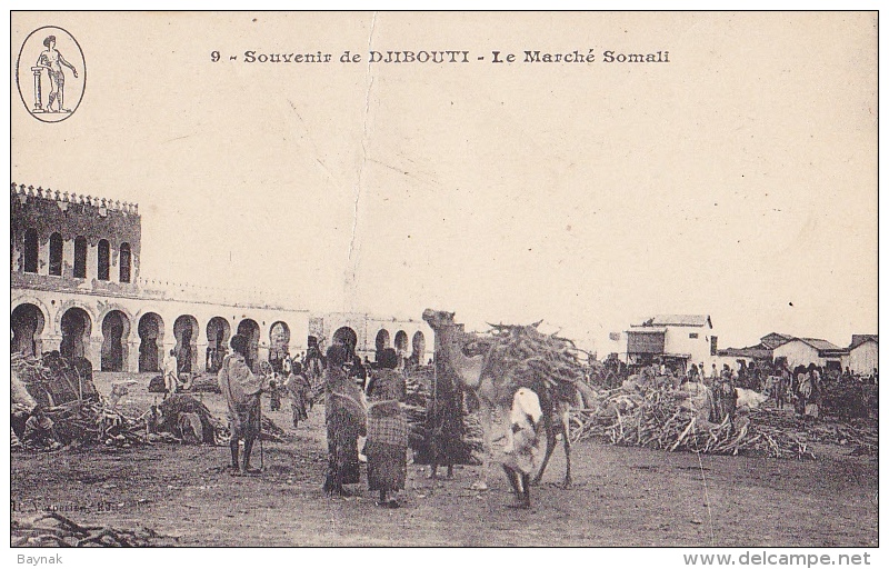 DJ11  --  SOUVENIR DE DJIBOUTI  --   LE MARCHE SOMALI   --  1920 - Dschibuti