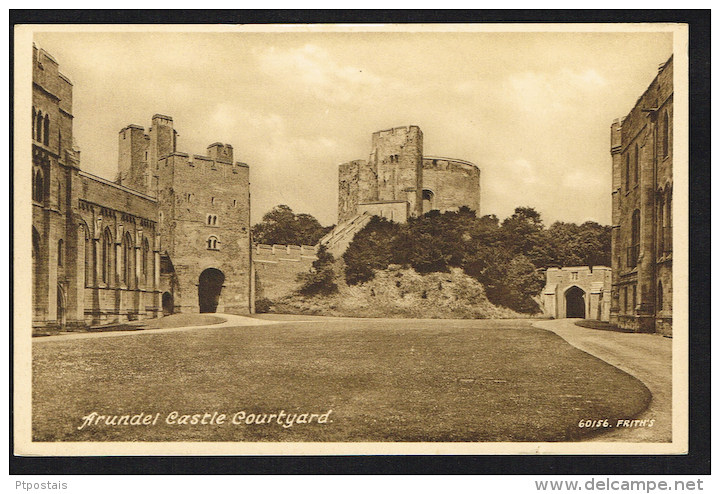 ARUNDEL (United Kingdom) - Arundel Castle Courtyard - Arundel