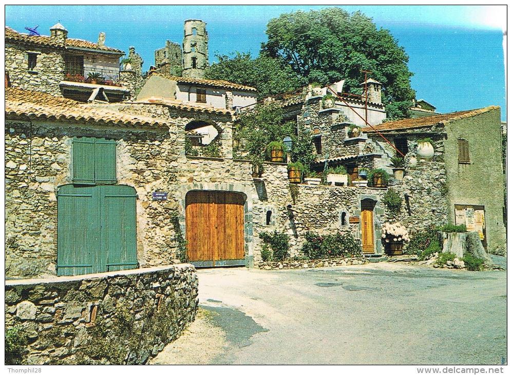 GRIMAUD (Var) - Le Vieux Village, Les Maisons - Circulée En 1969, 2 Scans - Port Grimaud