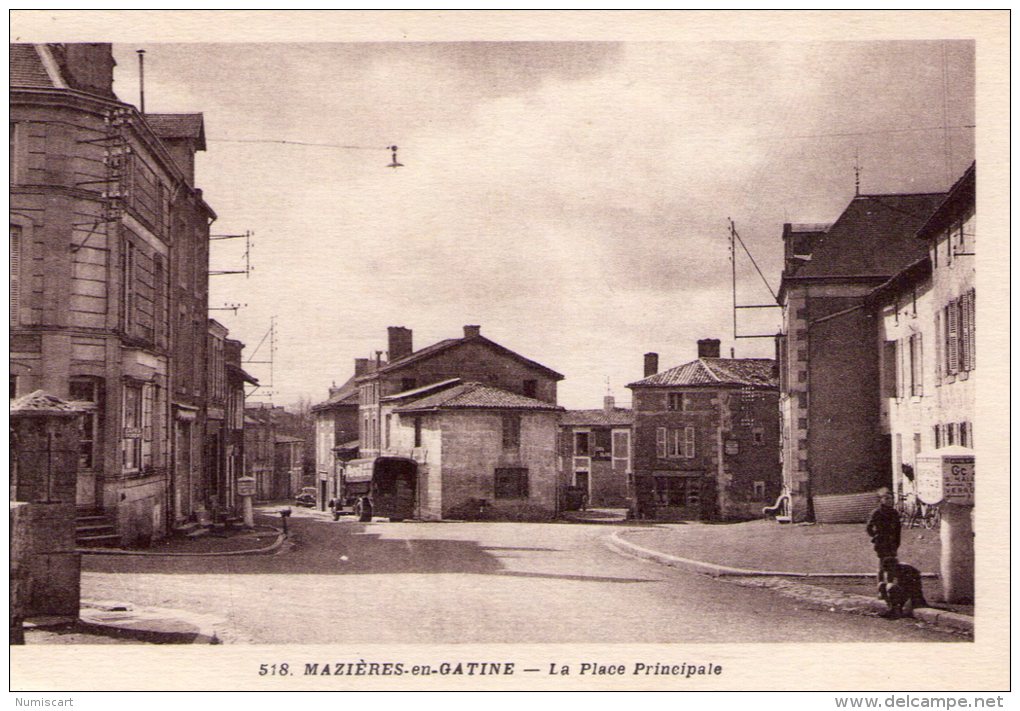 Mazières-en-Gâtine..animée..la Place..camion..voiture - Mazieres En Gatine