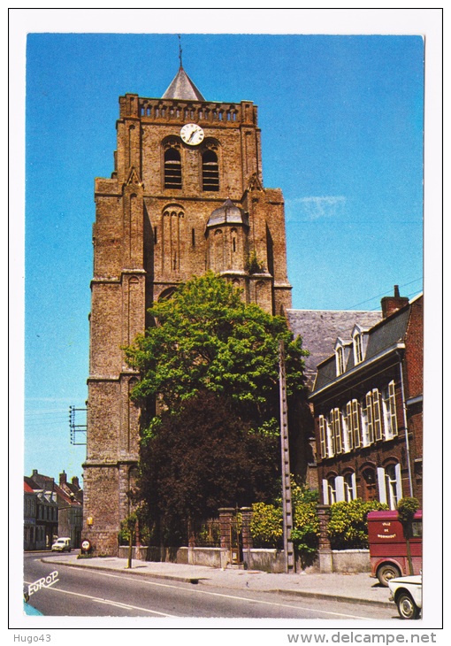 WORMHOUT - N 3515 - EGLISE SAINT MARTIN AVEC RENAULT 4L ET TUBE CITROEN - CARTE NON VOYAGEE - Ed. EUROP - Wormhout