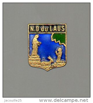 PINS PIN'S BLASON  ALPES  BLASON NOTRE DAME DE LAUS EGF  EN RELIEF - Villes