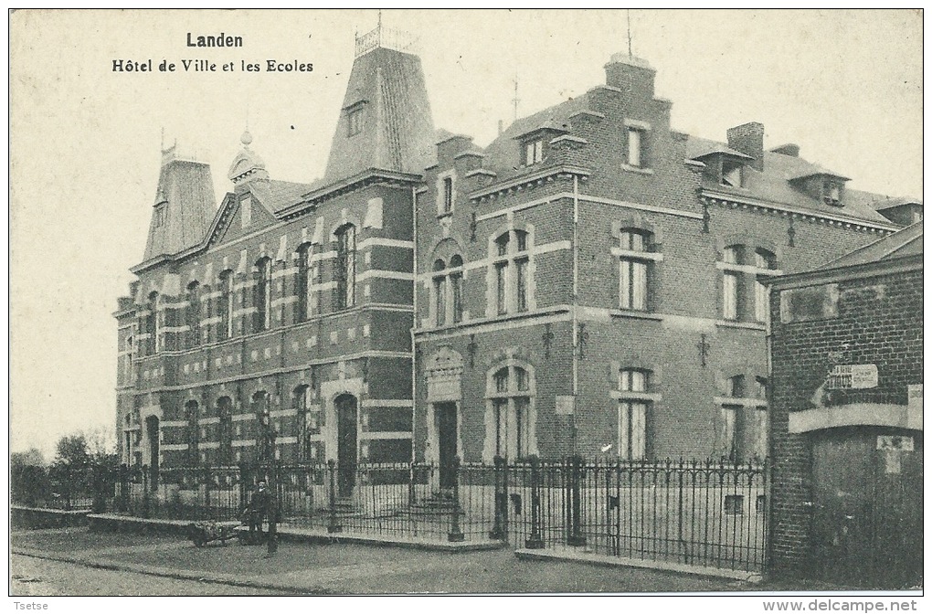 Landen - Hôtel De Ville Et Les Ecoles ( Verso Zien ) - Landen