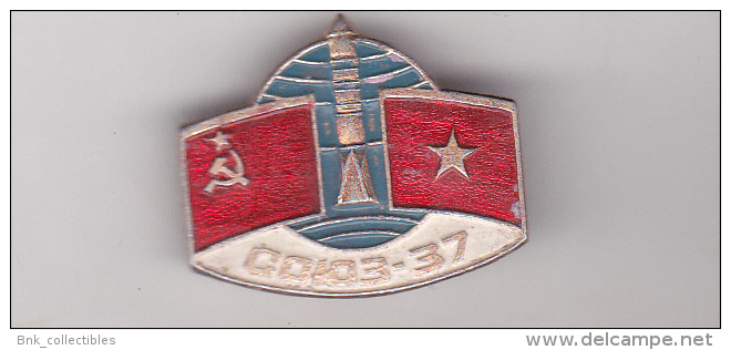 USSR - Russia - Old Pin Badge - Russian Space Program - Soiuz 37 - Espacio