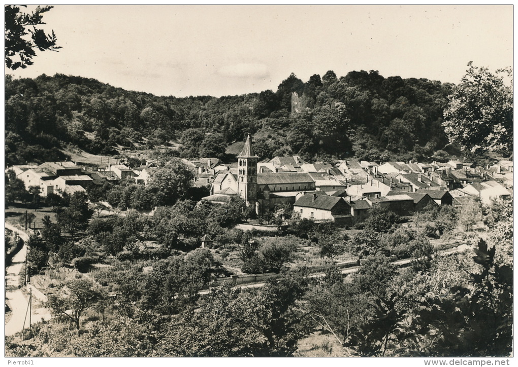 VIGNORY - Le Village, L'église Et Le Château - Vignory