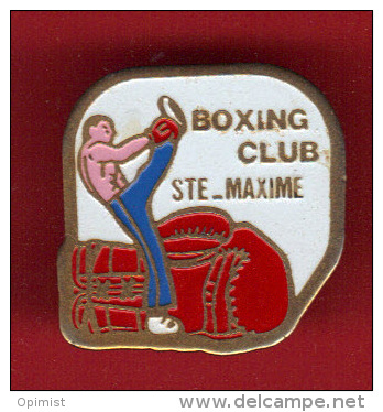 29503-Pin's.boxe Americaine.karate.sainte Maxime. - Boxeo