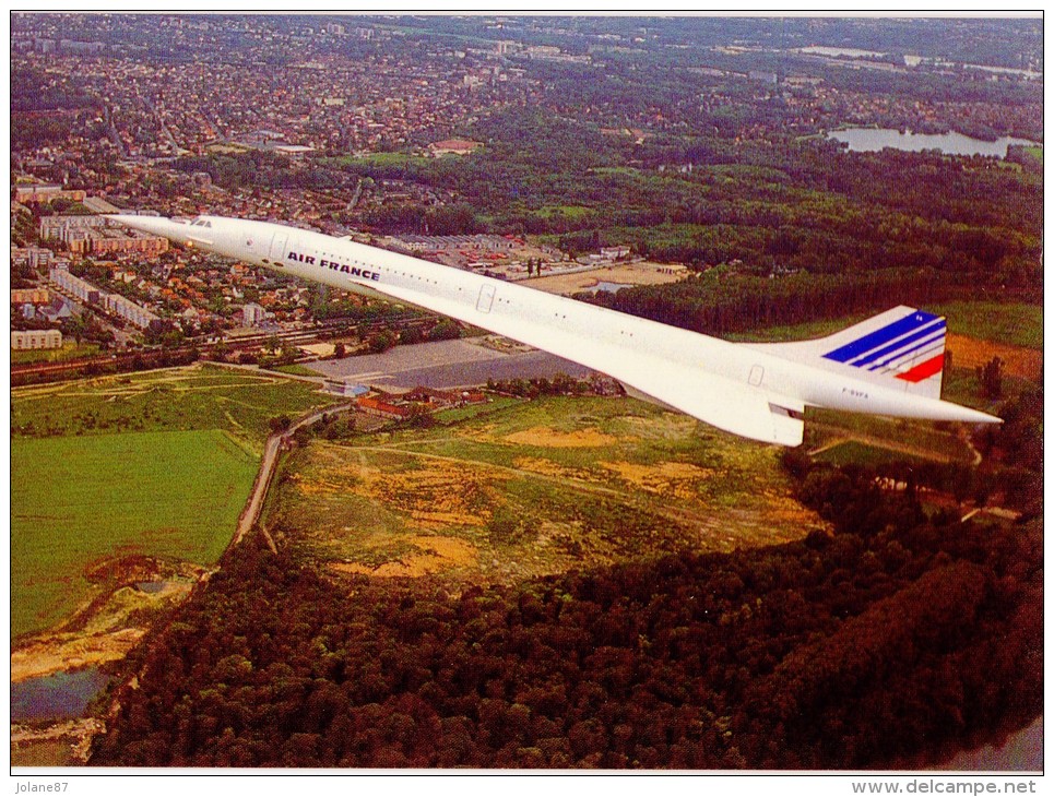 CPM       AIR FRANCE       CONCORDE EN VOL        AVION COMMERCIAL LE PLUS RAPIDE AU MONDE - 1946-....: Moderne