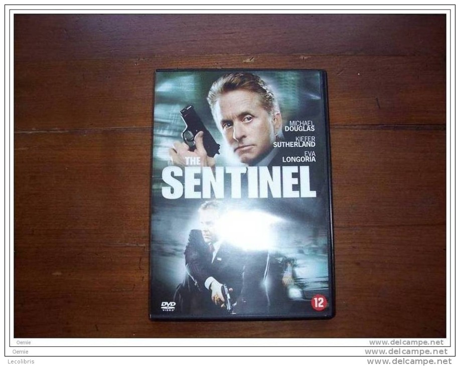 LOT DE 5 DVD POLICIER ° CHARLIE ET SES DROLES DE DAMES / L'EXTREME LIMITE / THE SENTINEL / MENACE TOXIQUE / CALENDRIER M - Krimis & Thriller