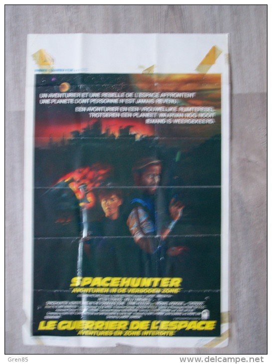 @ AFFICHE FILM SPACEHUNTER, LE GUERRIER DE L'ESPACE, PETER STRAUSS, MOLLY RINGWALD, ENVIRON 35 Cm Sur 54 Cm, CINEMA - Afiches