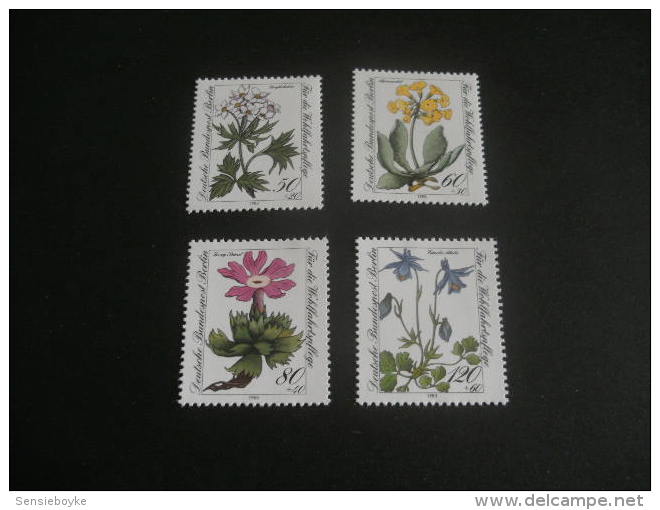 De490- Set MNH Germany Berlin- 1983-  SC. 9NB204-207- Flowers - Other & Unclassified