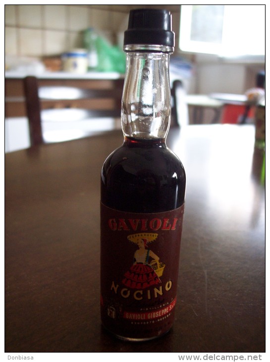 Nocino Liquore: Bottiglia Mignon Tappo Plastica. Distillerie Gavioli Giuseppe E Figli Snc Bomporto Modena - Spirits