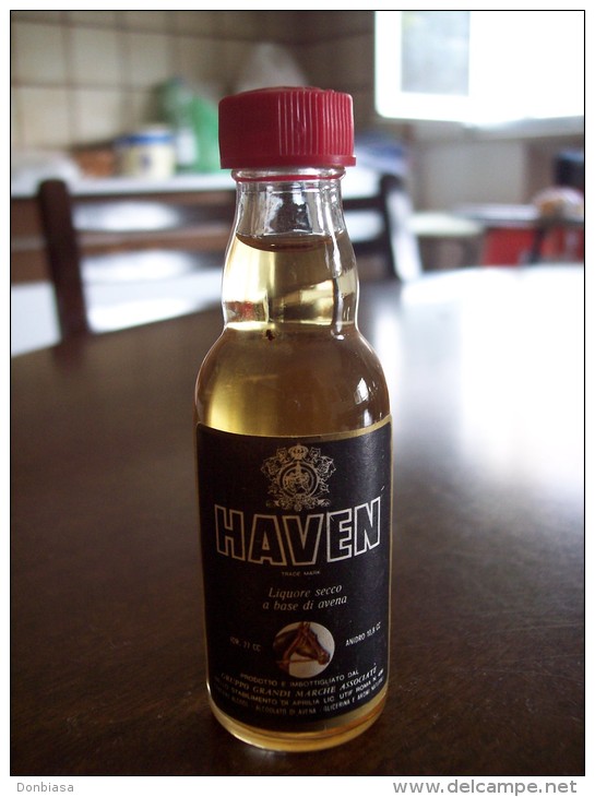 Haven Liquore Secco A Base Di Avena: Bottiglia Mignon Tappo Plastica. Gruppo Grandi Marche Associate Stab. Aprilia - Alcoolici