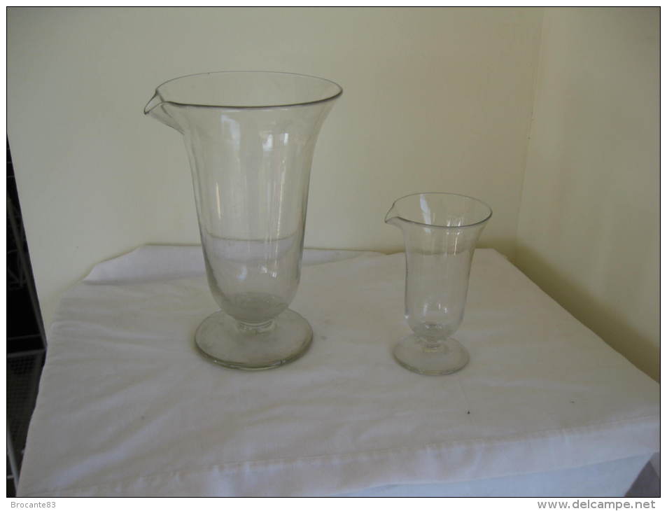 2 VERRES DE MESURE DE LABORATOIRE GRADUER EN GRAMMES - Altri & Non Classificati