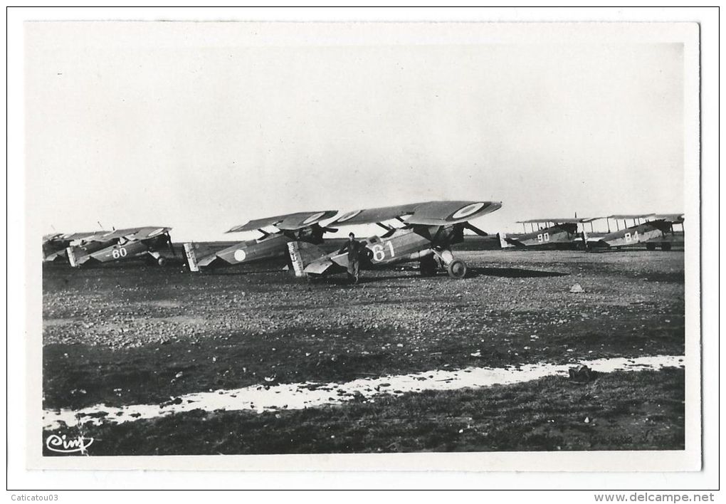 ISTRES AVIATION (Bouches Du Rhône) - Groupe D'avions - 1919-1938: Entre Guerres