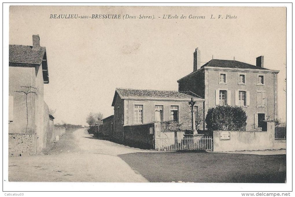 BEAULIEU-sous-BRESSUIRE (Deux-Sèvres) - L´Ecole Des Garçons - Monument Aux Morts - Bressuire