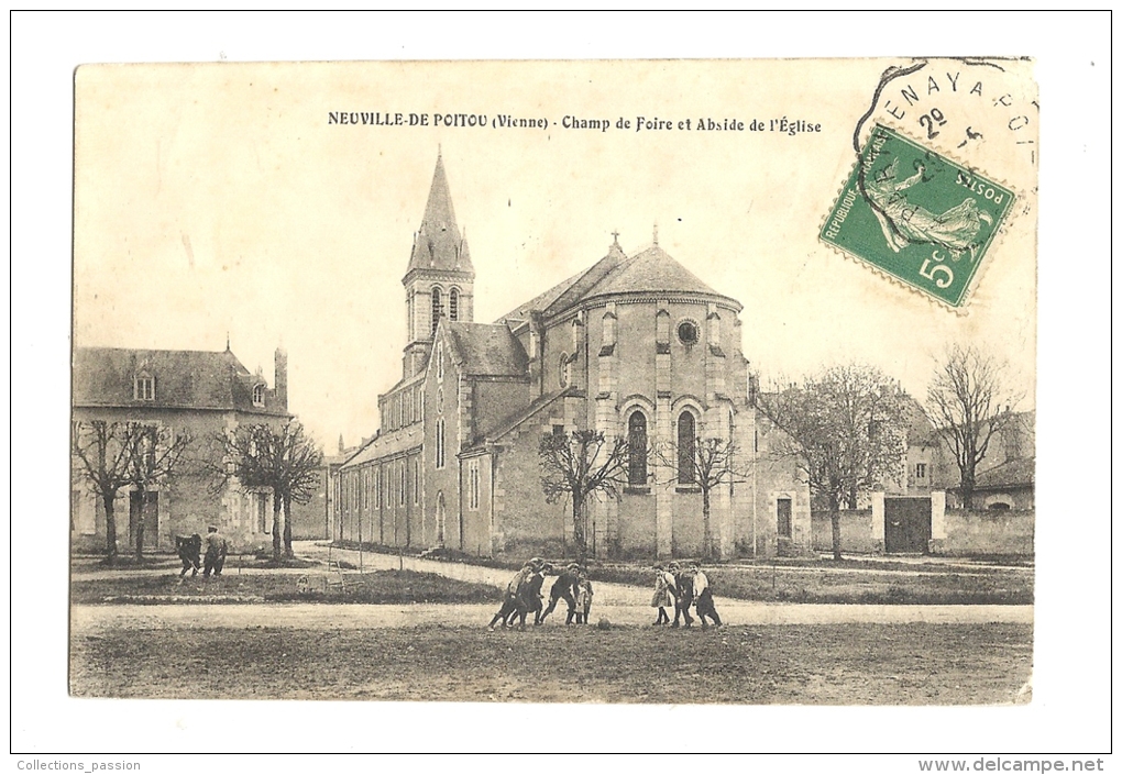 Cp, 86, Neuville De Poitou, Champ De Foire Et Abside De L'Eglise, Voyagée 1916 - Neuville En Poitou