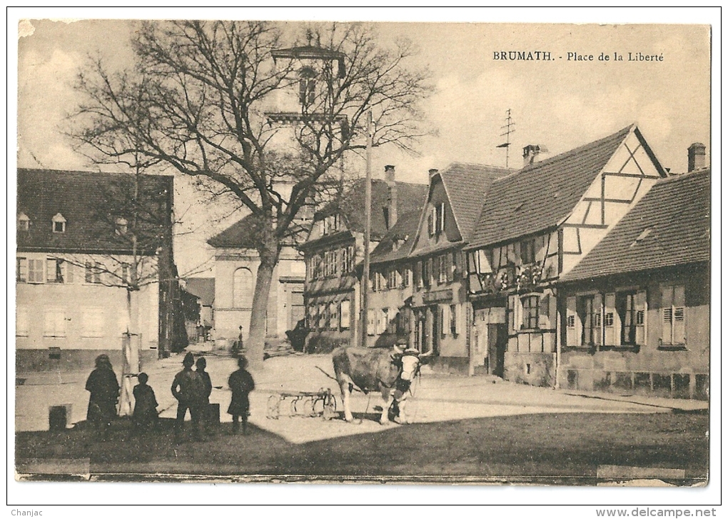 Cpa: 67 BRUMATH (ar. Strasbourg) Place De La Liberté (Attelage De Boeuf) 1923 - Brumath