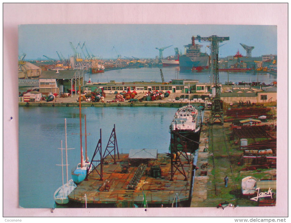 St Nazaire - Vue Générale Sur Les Chantiers Et Le Bassin De Penhoët - Saint Nazaire