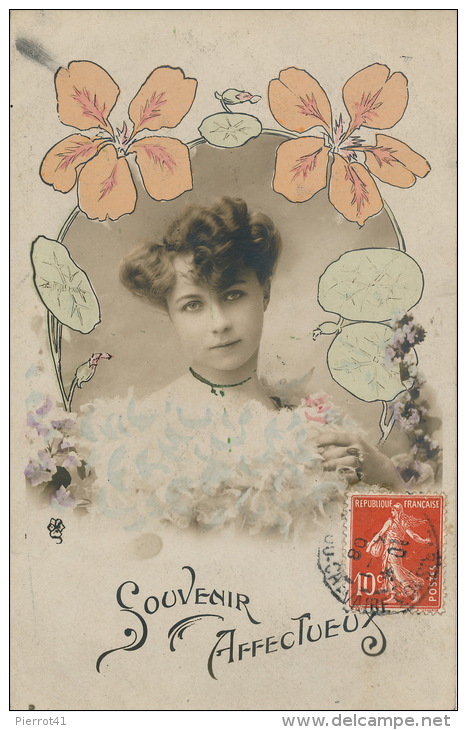 FEMMES - FRAU - LADY - Jolie Carte Fantaisie Portrait Jeune Femme Et Fleurs - Femmes