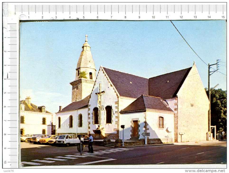 ERDEVEN - L Eglise Du Bourg - Véhicules - Erdeven